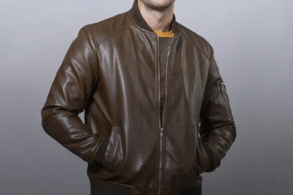 why-should-you-keep-a-leather-bombleatherer-jacleather-bomber-ket?